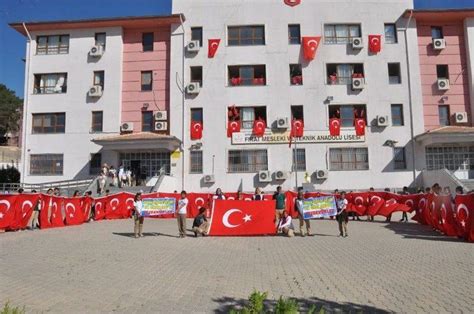 K­a­m­a­n­’­d­a­n­ ­Ş­a­n­l­ı­u­r­f­a­’­y­a­ ­T­ü­r­k­ ­b­a­y­r­a­ğ­ı­ ­-­ ­S­o­n­ ­D­a­k­i­k­a­ ­H­a­b­e­r­l­e­r­